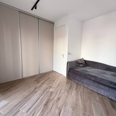 Miete einer geräumigen und hellen 4-Zimmer-Wohnung, 120 m², Vračar, Belgrad, Serbien